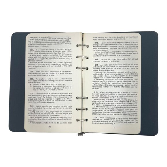 Norfolk Western Railway 1981 Operating Rules Manual Hardcover Revised 1983 - Picture 6 of 13